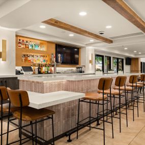 Oxford Suites Redding Dining Options