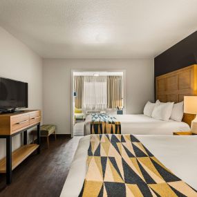 Oxford Suites Redding Guestrooms