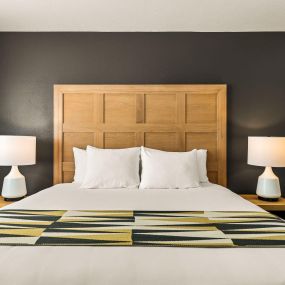 Oxford Suites Redding Guestrooms