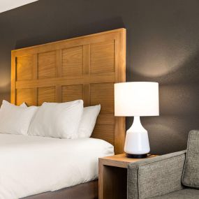 Oxford Suites Redding Guestrooms