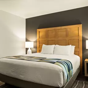 Oxford Suites Redding Guestrooms