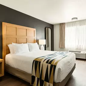 Oxford Suites Redding Guestrooms