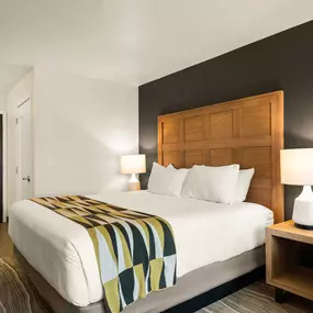 Oxford Suites Redding Guestrooms