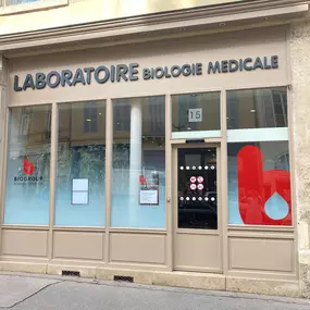 Bild von BIOGROUP - Laboratoire Versailles - Hoche