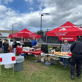 I had another blast with Chris Kasper and the Plattsburgh State men and women rugby teams at the Plattsburgh State TnT Rugby Tournament! Chris and I were able to co-sponsor the tournament and were able to play some Rugby with our old teammates from back in the day!