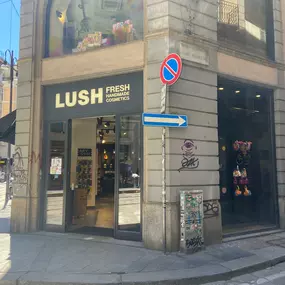 Bild von LUSH Cosmetics Milano via Torino