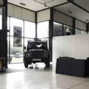 Stratstone Land Rover Service Centre Nottingham Interior Showroom