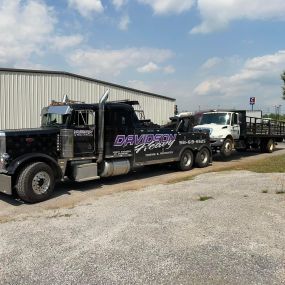 Call today for a heavy duty towing service!