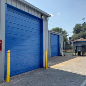 King Size Storage in Austin, Texas, has drive-up access storage units making loading and unloading a breeze right at your unit door.