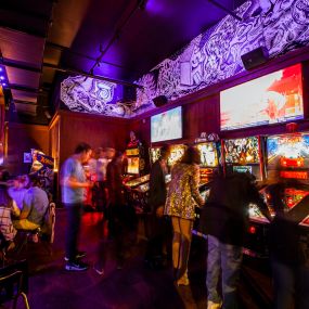 Bild von Emporium Arcade Bar