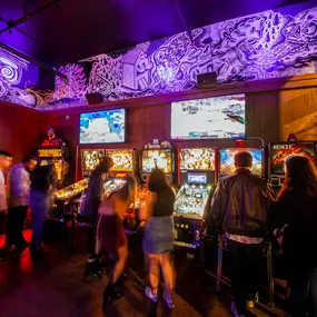 Bild von Emporium Arcade Bar