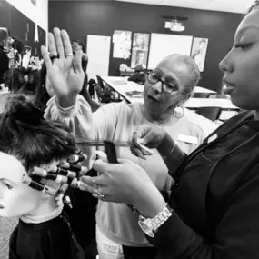 Bild von Empire Beauty School