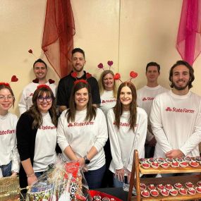 Another year another successful Yukon Chocolate Featival! We passed out almost 500 chocolate cake balls (SF, CAL and sprinkles ones!) this weekend. We were only missing Amy and Dalton. Proud of our killer team!