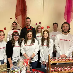 Another year another successful Yukon Chocolate Featival! We passed out almost 500 chocolate cake balls (SF, CAL and sprinkles ones!) this weekend. We were only missing Amy and Dalton. Proud of our killer team!