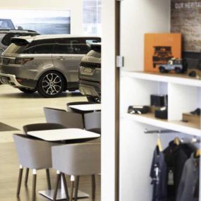 Inside the Land Rover Nottingham showroom