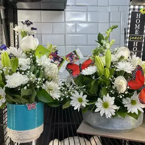 Stop in and see us to add some sunshine to your day on this rainy Sunday! ????️????
#ankenyiowa #ankenyflowerama #rainyday