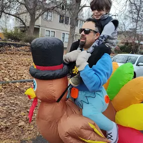 Today we're grateful for friends who volunteer to dress up as turkeys together in 32° to support the Boise Rescue Mission and Boise Special Olympics ❤️ #turkeytrot2023 #boiseTurkeyTrot #5k 
Thanks to Shu's Idaho Running Company for making it happen!