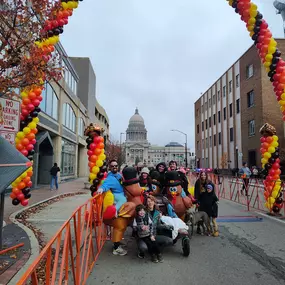 Today we're grateful for friends who volunteer to dress up as turkeys together in 32° to support the Boise Rescue Mission and Boise Special Olympics ❤️ #turkeytrot2023 #boiseTurkeyTrot #5k 
Thanks to Shu's Idaho Running Company for making it happen!