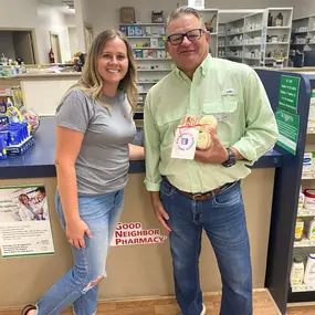 This past Friday we celebrated National Small Business Day by taking some delicious cupcakes from Lita's Treats to some of our favorite small businesses! Did you know we insure and support over 50 small businesses in the area? We would love to support you too!  Make sure your business is covered with insurance that works for you.  
Who is your favorite local small business?? 
#insurance #smallbusiness #NationalSmallBusinessDay #SmallBusinessSupport #LocalBusinessLove #SmallBizInsurance #SupportS