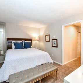 Spacious Bedroom With Comfortable Bed at Grove Point