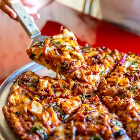 Zesty Polynesian Sauce, Chicken, Pineapple, Red & Green Onions, Tomatoes & Crispy Bacon.