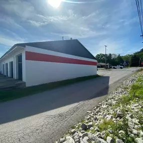 Johnny Wheels Tire Discounters on 1513 Cumberland Falls Hwy in Corbin