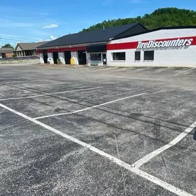 Johnny Wheels Tire Discounters on 1513 Cumberland Falls Hwy in Corbin