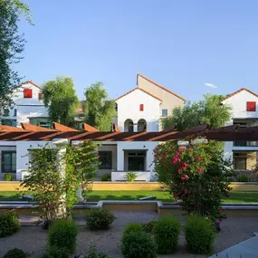 Outdoor Courtyard at Trevi Apartments