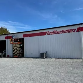 Westgate Tire Discounters on 990 Thinwood Drive in Newport