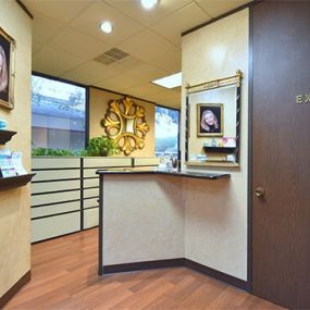 Check out - Our friendly team will ensure you leave with a smile! - Smiles of Memorial - Dentist Houston