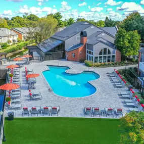 Luxurious Pool at Waterford Place