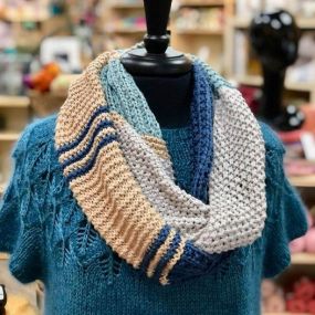 Texture and color and softness, oh my!
Blue Earth Cowl by Nancy Ekvall is a simple, satisfying journey through easy stitch patterns, stripes and color blocks - a great project for a newer knitter, or a 