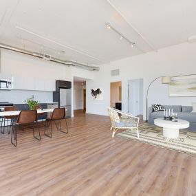 Bild von 2231 S. Western - Western Lofts