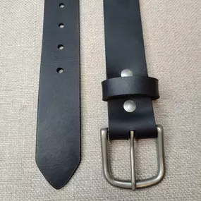 A stunning classic belt leather, this Matte Black belt is heavy duty and goes from casual to dressy effortlessly.

Choose the length that most closely matches average pant size.

Available in two widths. The thicker 1.5