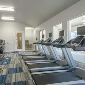 24/7 Fully Equipped High-Tech Fitness Center