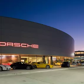 A sleek match for a luxury brand, this Plano dealership features NOW Specialties’ TS-210 system, fabricated and installed in collaboration with Turner Construction and Gensler. Clean lines and precision paneling complement the high-end design language of the Porsche identity.