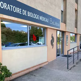Bild von BIOGROUP CÔTE D'AZUR -  Laboratoire Six-Fours - Lou Piazza