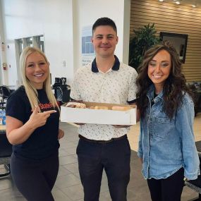 DONUTS & DEALERSHIPS ????????
This morning we stopped in and visited Carver Toyota of Columbus and dropped off some sweet treats! 
Thank you for having us, always awesome to see you guys! ????