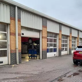 Ford Service Centre Milton Keynes exterior