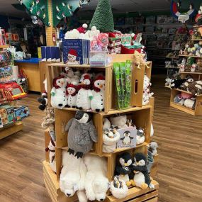 Honest moment: We’re really proud of our festive, holiday display! Have you seen it yet? Just try not to OOH & AHH…????❤️????❤️????