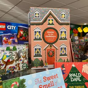 The countdown to Christmas is here! ⏰????☃️
Celebrate the start of the holiday season with one of our unique Advent calendars - the gift that keeps on giving!!????
Books, crafts, legos, & more! We have a calendar for any kiddo in your life.
•
•
•
•
#kansascitychristmas #localkc #localtoystore #giftsforkids