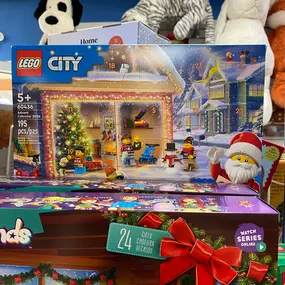 The countdown to Christmas is here! ⏰????☃️
Celebrate the start of the holiday season with one of our unique Advent calendars - the gift that keeps on giving!!????
Books, crafts, legos, & more! We have a calendar for any kiddo in your life.
•
•
•
•
#kansascitychristmas #localkc #localtoystore #giftsforkids