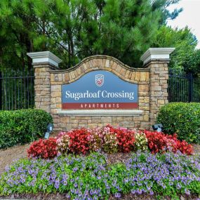 Sugarloaf Crossing Signage