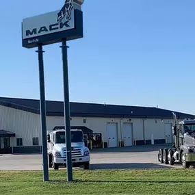 Norfolk RDO Truck Center dealership