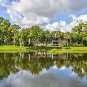 Lakeside Apartments