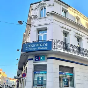 Bild von BIOGROUP CÔTE D'AZUR -  Laboratoire Saint-Raphaël - Félix Martin
