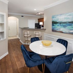 Gorgeous Dining Room Space at The Berkeley Apartment Homes