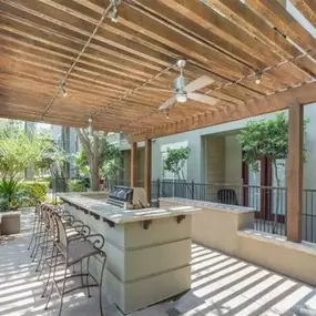 Poolside Cabana with Outdoor Kitchen