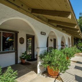 Leasing Office at Casa Del Rio Apartments