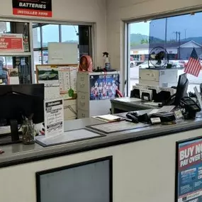 Johnny Wheels Tire Discounters on 846 South Hwy 25 W in Williamsburg